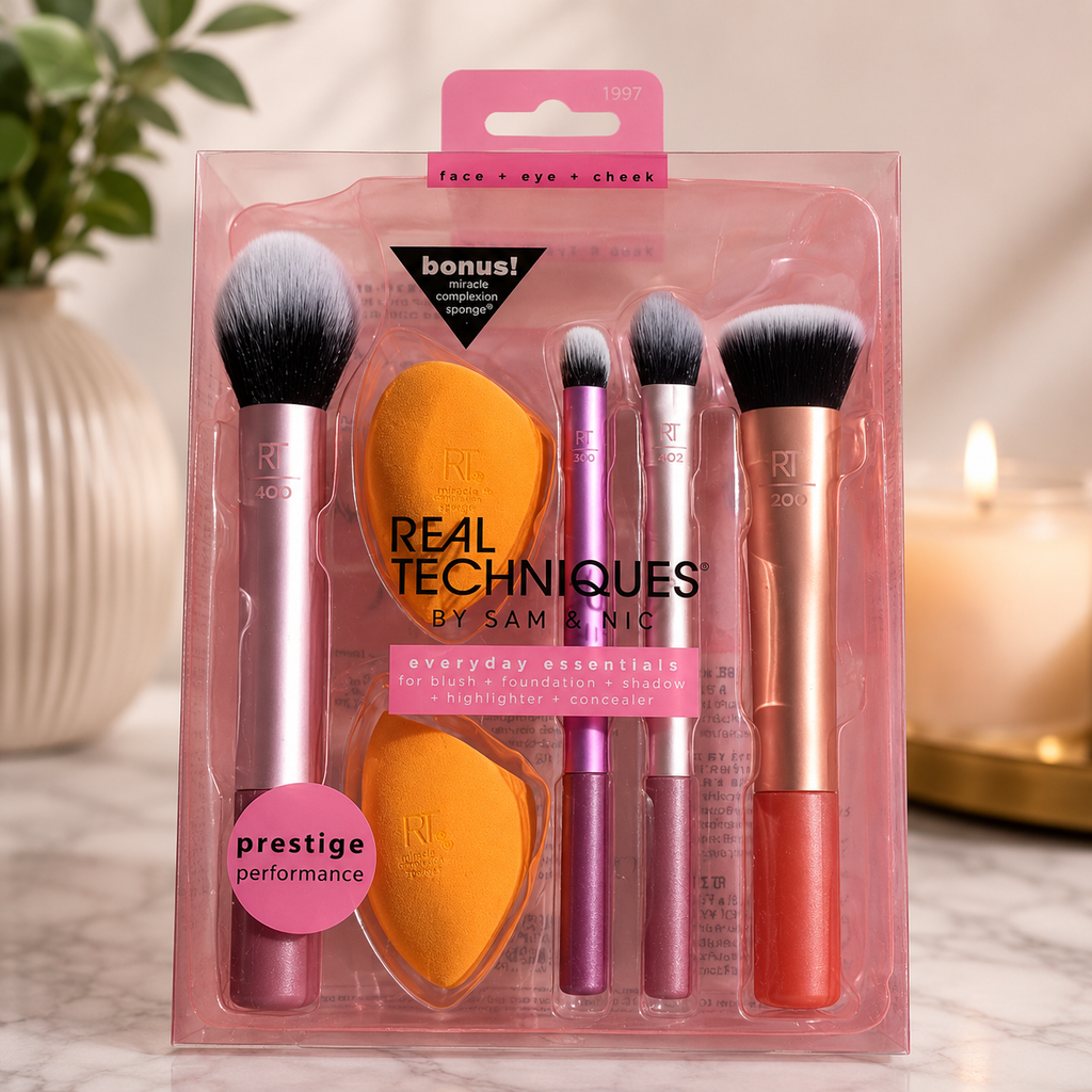 Real Techniques Everyday Essentials Makeup Brush Set & Sponge – 5PC