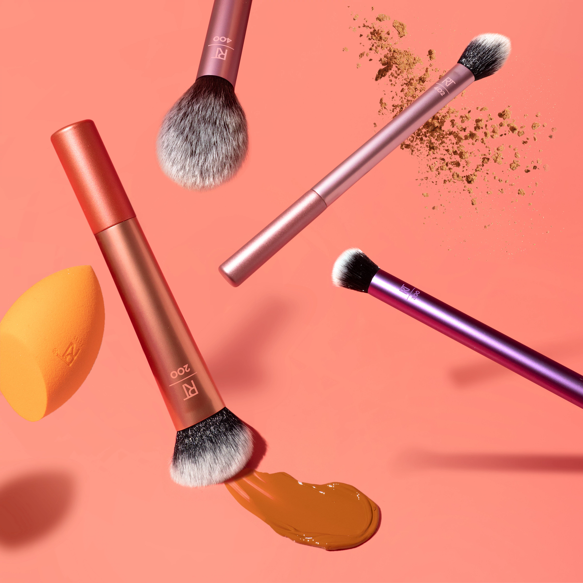 Real Techniques Everyday Essentials Makeup Brush Set & Sponge – 5PC