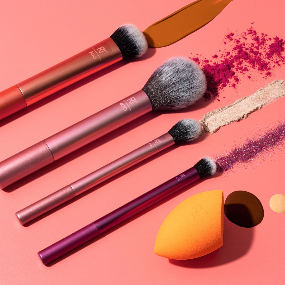 Real Techniques Everyday Essentials Makeup Brush Set & Sponge – 5PC