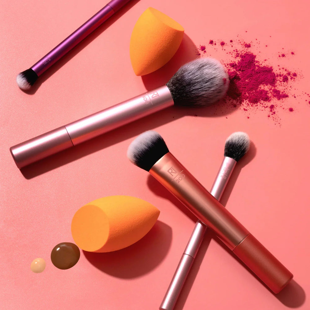Real Techniques Everyday Essentials Makeup Brush Set & Sponge – 5PC